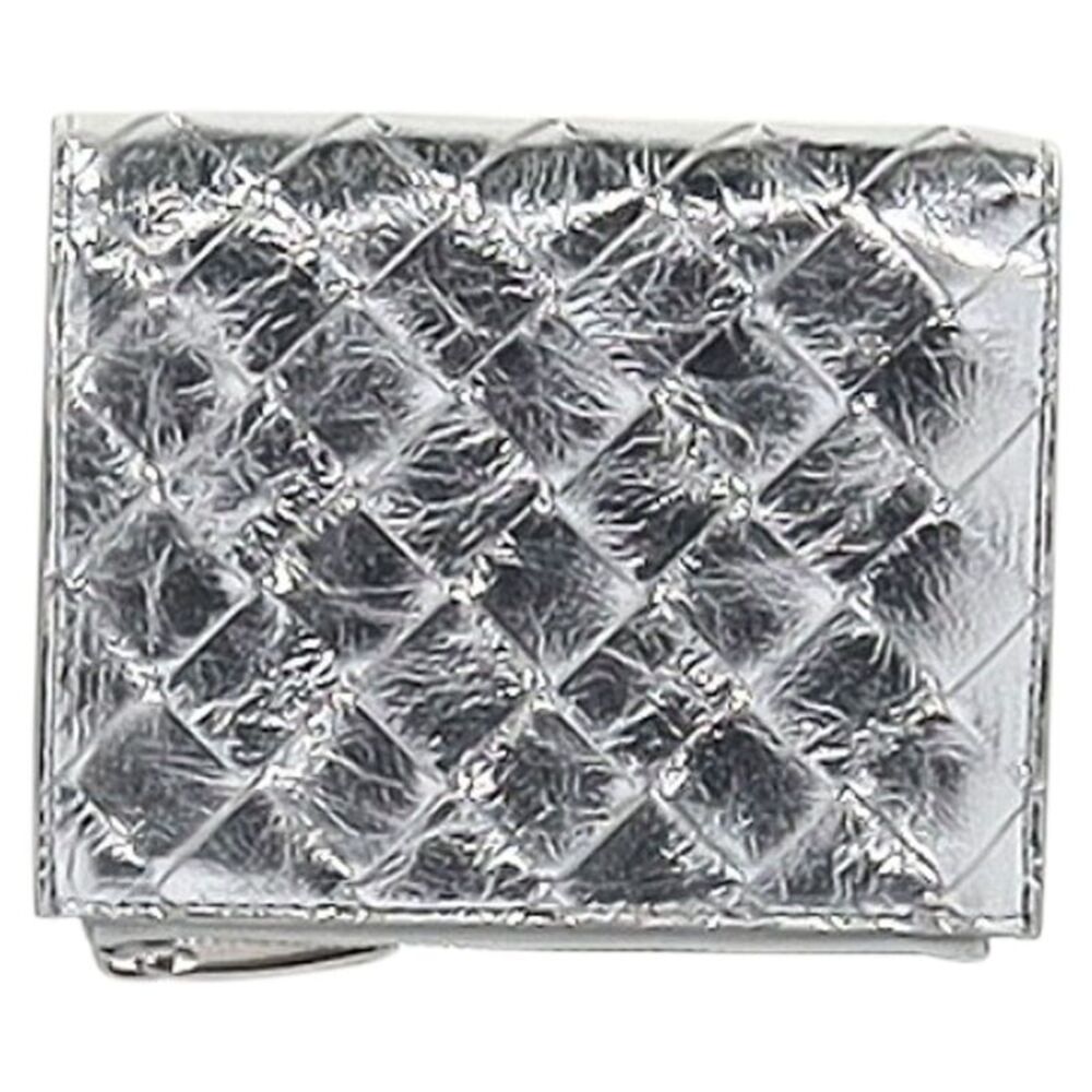 Bottega Veneta Small Intrecciato Bi-Fold Wallet in Metallic Silver Lamb Leather - Picture 4 of 9